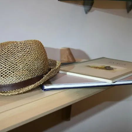 Azzurra Flat Center *