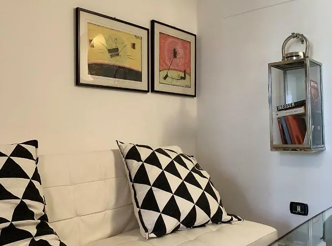 Azzurra Flat Center * バーリ