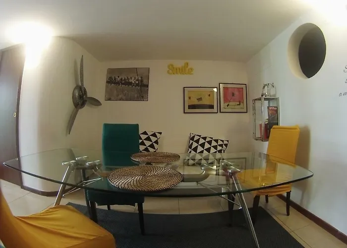 Azzurra Flat Center アパート *